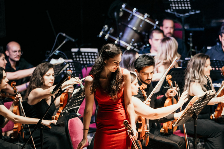 Esther Abrami Türkiye'de İlk Kez 'Cınema' Albümüyle Marmaris'te Sahne Aldı 